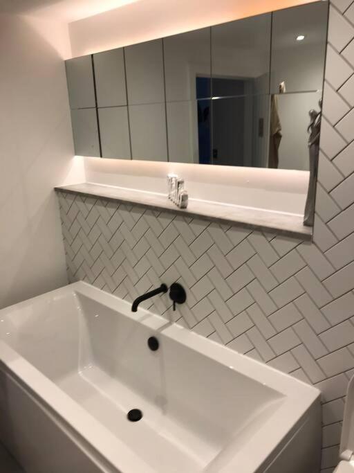 ブライトンNew Town House With *Free Allocated Parking*アパートメント エクステリア 写真